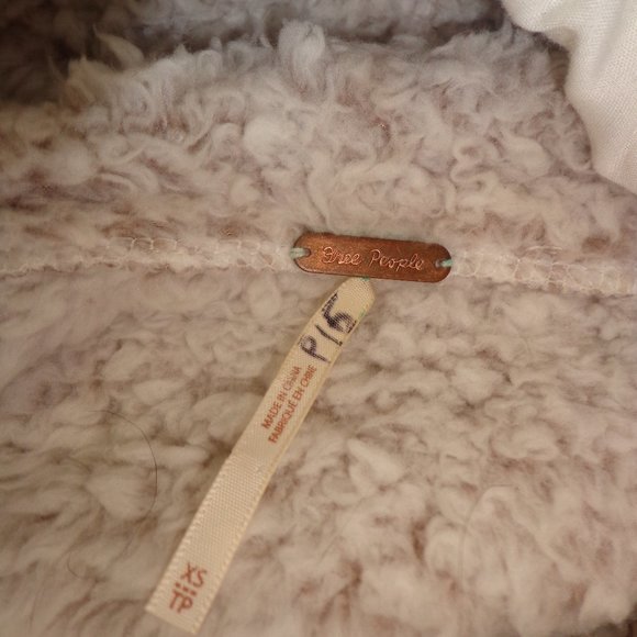 NWOT FREE PEOPLE Fuzzy Mock Neck Hooded Sweater Jacket XS - Picture 5 of 16